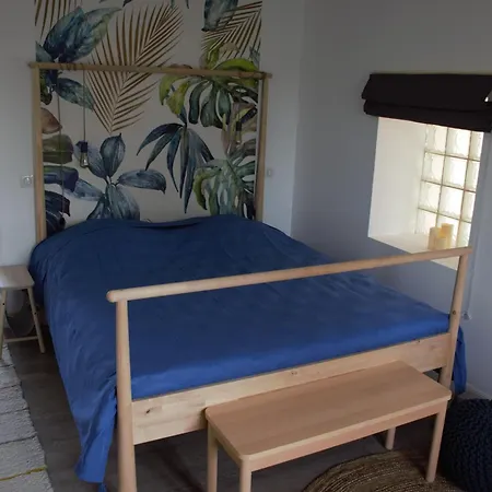 Les Herbes Folles לינה וארוחת בוקר